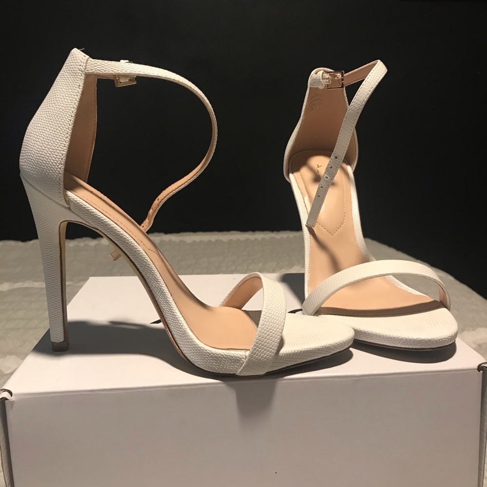 Aldo Caraa White Heels Size 6